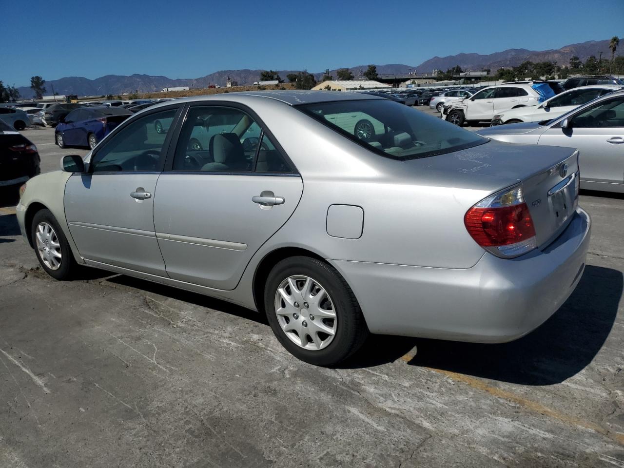 2006 Toyota Camry Le 4T1BE32K26U648804 photo #3