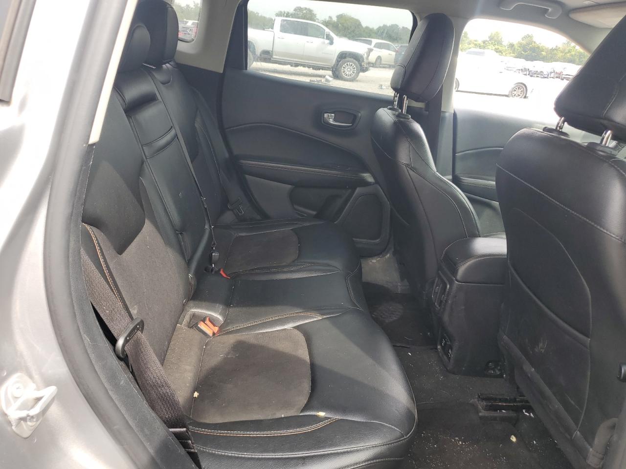 2018 Jeep Compass Latitude VIN: 3C4NJDBB8JT331874 Lot: 81661685