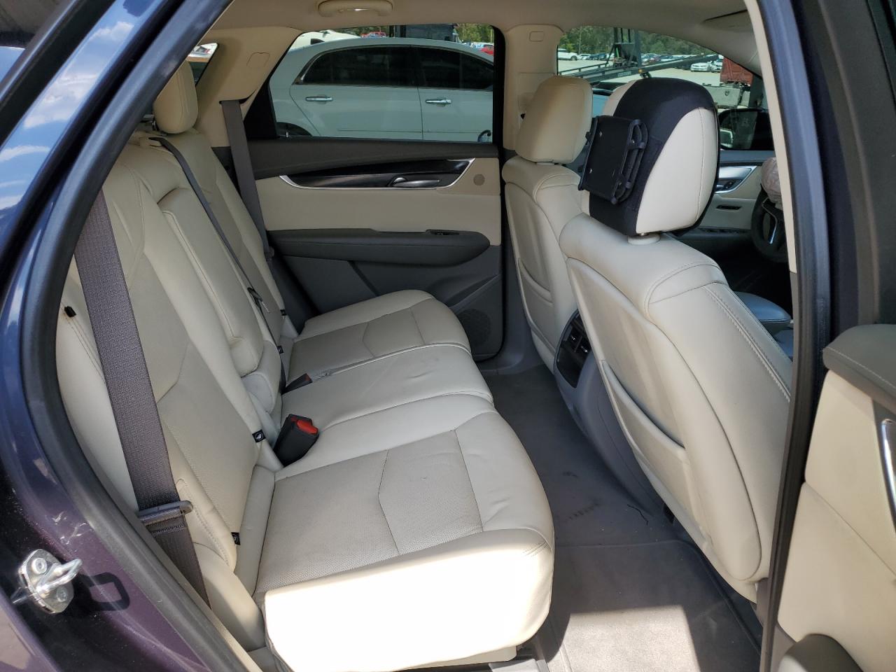 2018 Cadillac Xt5 Luxury VIN: 1GYKNCRS1JZ164722 Lot: 83823665