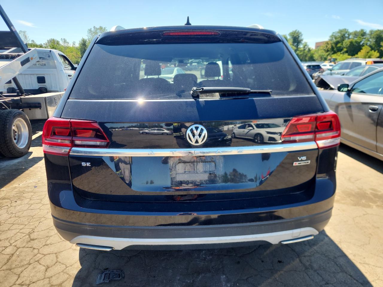 2018 Volkswagen Atlas Se VIN: 1V2LR2CA6JC546383 Lot: 71239415