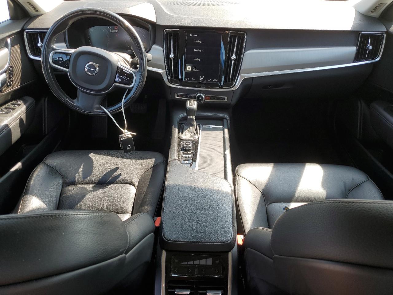 2017 Volvo S90 T6 Momentum VIN: YV1A22MKXH1003932 Lot: 72089625