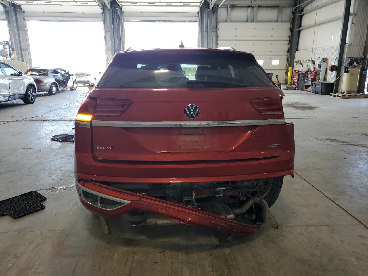 2022 Volkswagen Atlas Cross Sport Sel R-Line VIN: 1V2SE2CA1NC200173 Lot: 83846385