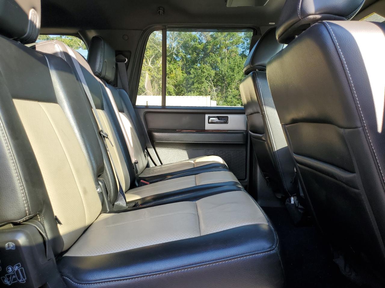 2010 Ford Expedition Eddie Bauer VIN: 1FMJU1H51AEB61066 Lot: 71635365