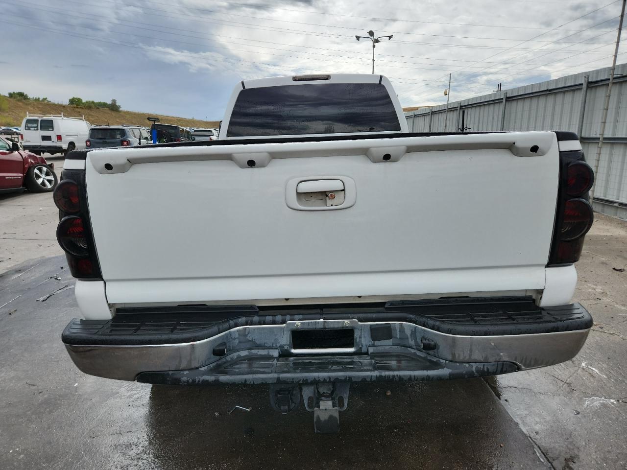 2002 Chevrolet Silverado K2500 Heavy Duty VIN: 1GCHK23102F182408 Lot: 81320325