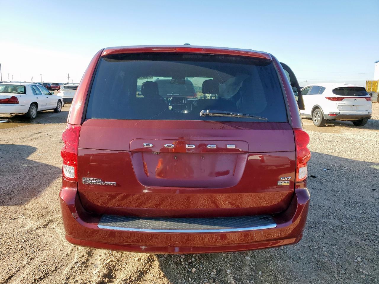 2018 Dodge Grand Caravan Sxt VIN: 2C4RDGCG4JR299495 Lot: 70832935
