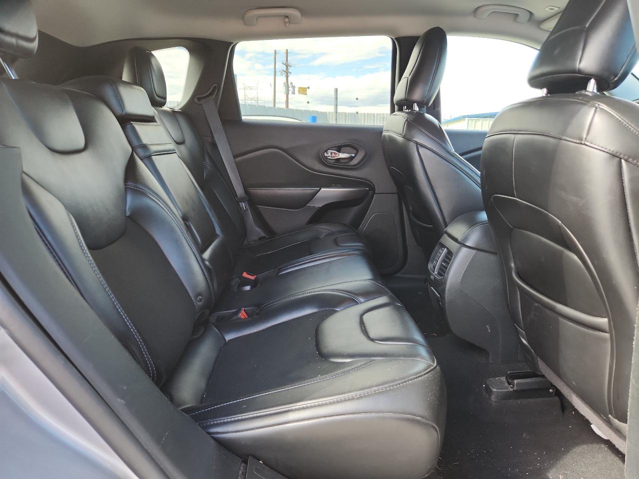 2019 Jeep Cherokee Latitude Plus VIN: 1C4PJMLBXKD343071 Lot: 81866585