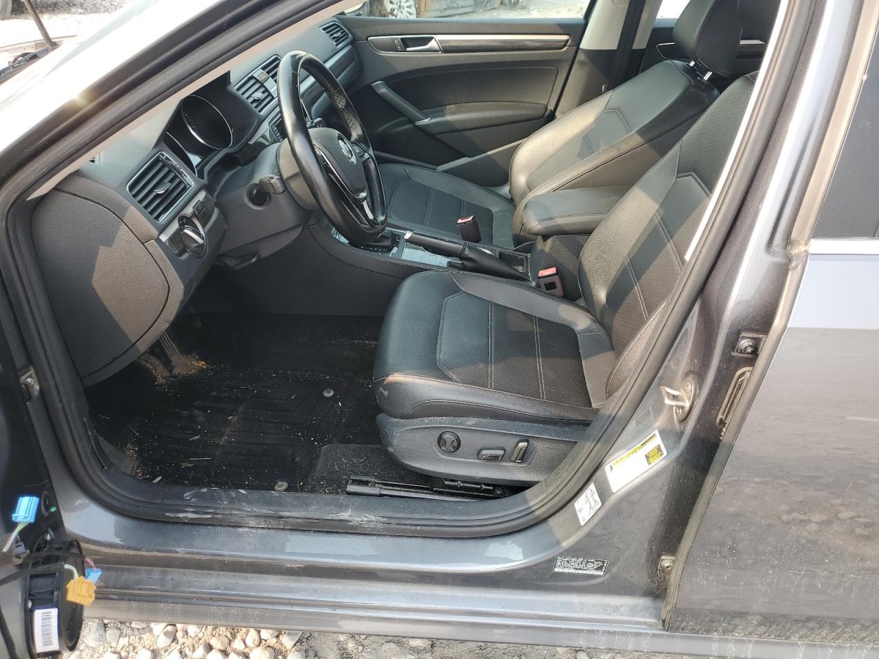 2018 Volkswagen Passat Se VIN: 1VWBA7A36JC025960 Lot: 71423885