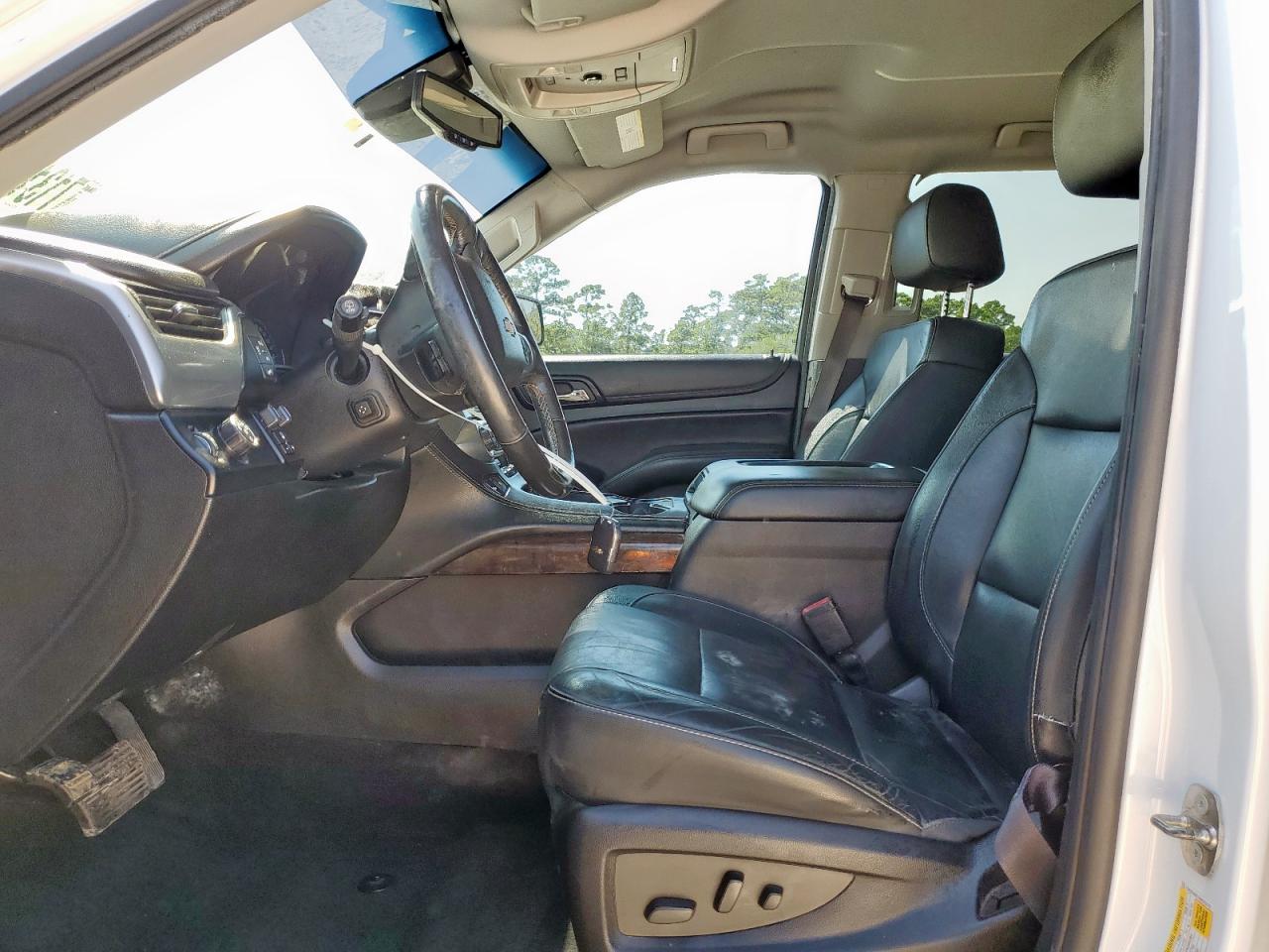 2017 Chevrolet Suburban C1500 Lt VIN: 1GNSCHKC1HR375772 Lot: 71310465