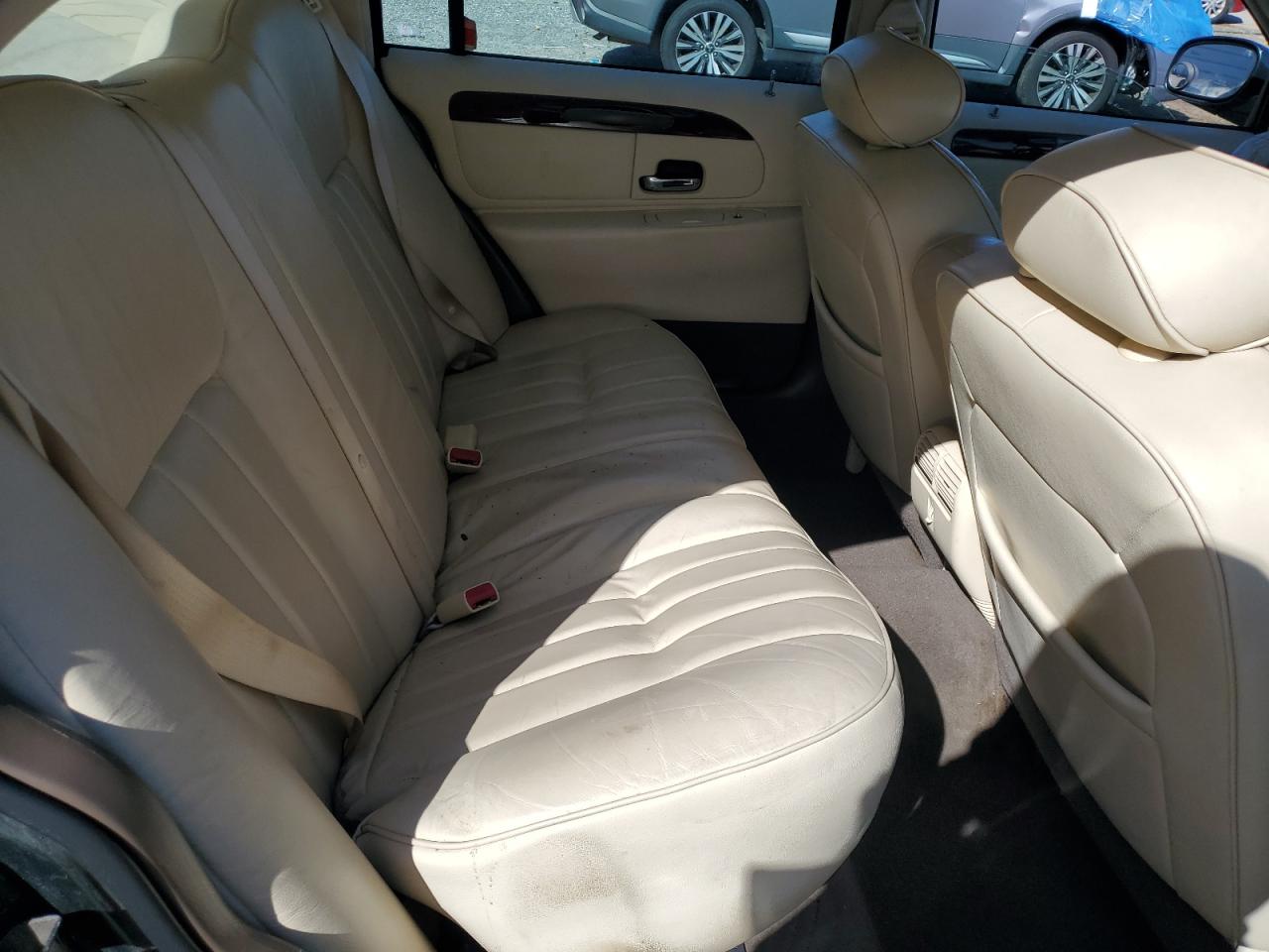 1998 Lincoln Town Car Executive VIN: 1LNFM81W6WY645256 Lot: 81602195