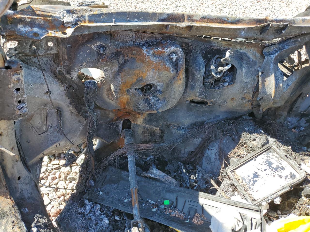 2022 Volvo Xc60 T8 Recharge R-Design VIN: AZ400967 Lot: 83861875