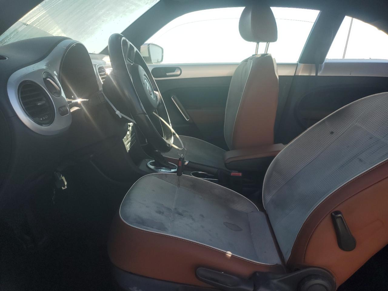 2015 Volkswagen Beetle 1.8T VIN: 3VWF17AT2FM656468 Lot: 70758065