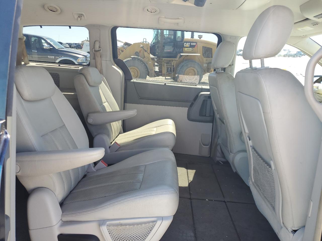 2009 Chrysler Town & Country Touring VIN: 2A8HR54X29R642132 Lot: 71858975