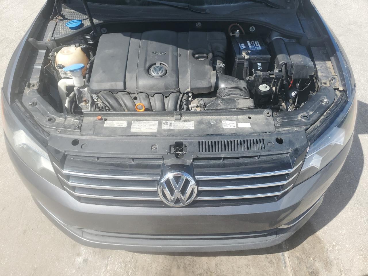 2013 Volkswagen Passat Sel VIN: 1VWCP7A30DC131781 Lot: 84622315