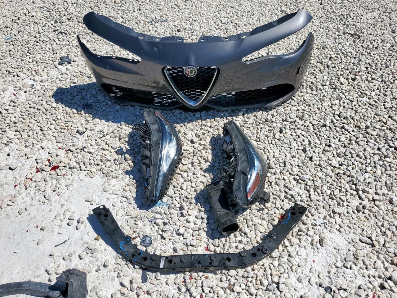 2017 Alfa Romeo Giulia Q4 VIN: ZARFAEDNXH7551152 Lot: 70716145