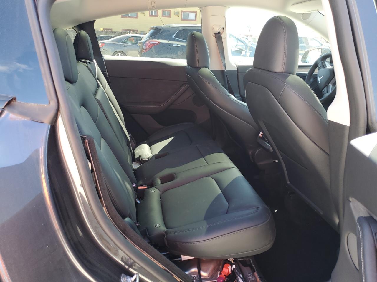 2025 Tesla Model Y VIN: 7SAYGDED3SA371501 Lot: 82126635