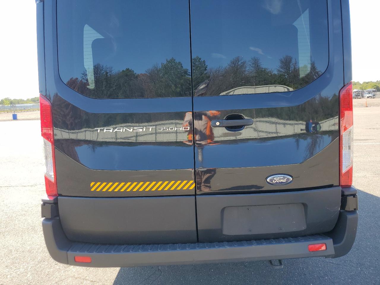 2022 Ford Transit T-350 Hd VIN: 1FDVU4X8XNKA18137 Lot: 71660475