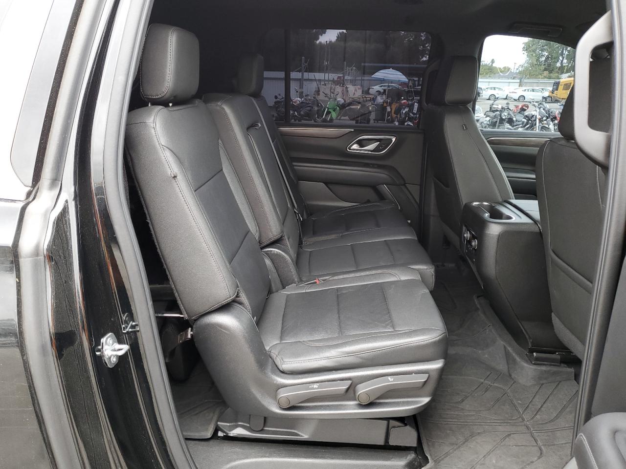 2022 Chevrolet Suburban C1500 Lt VIN: 1GNSCCKD1NR325249 Lot: 84367375