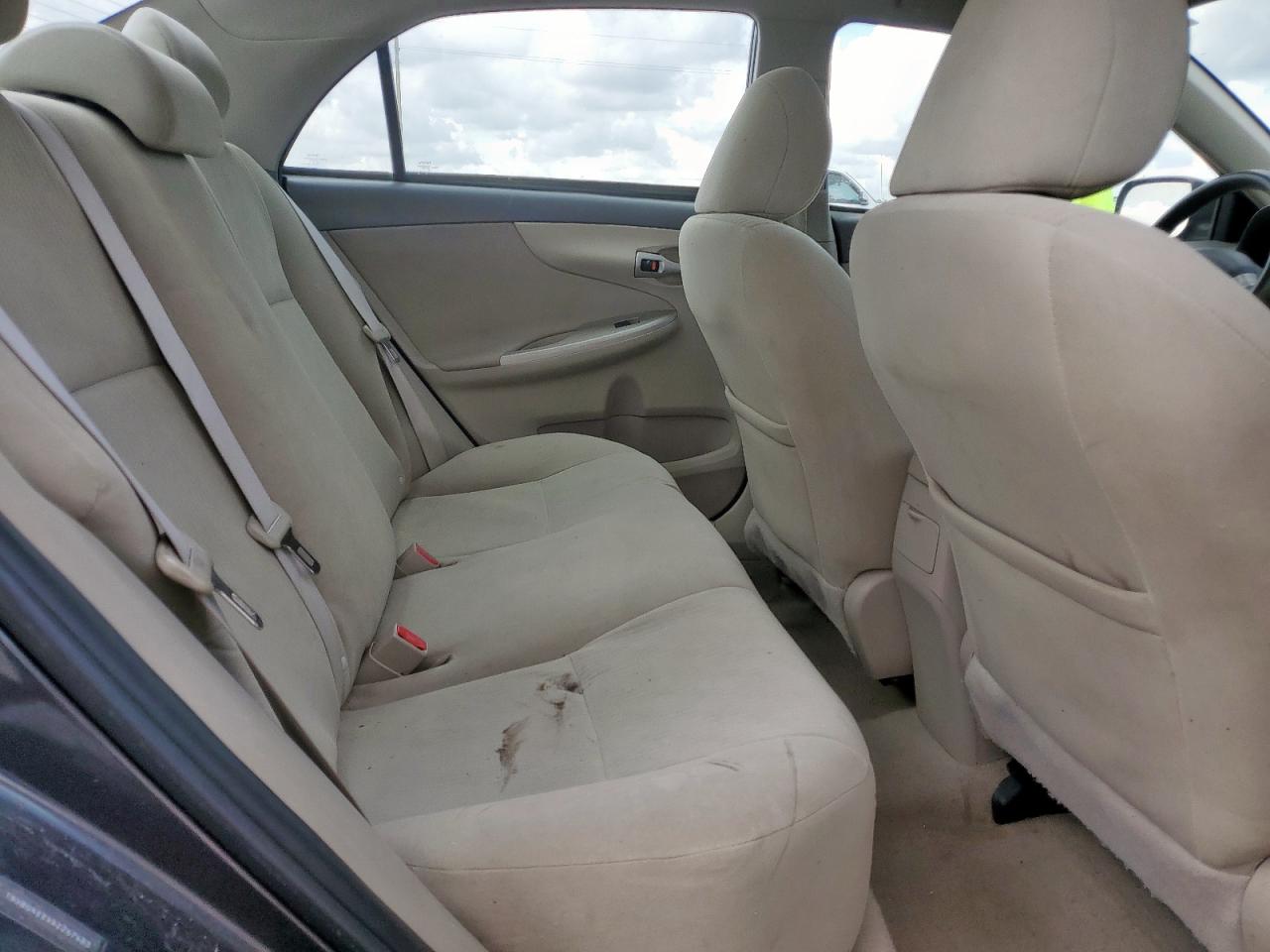 2010 Toyota Corolla Base VIN: 1NXBU4EEXAZ267483 Lot: 81771135