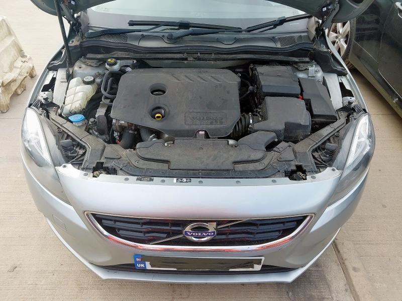 2013 VOLVO V40 D2 SE 5DR