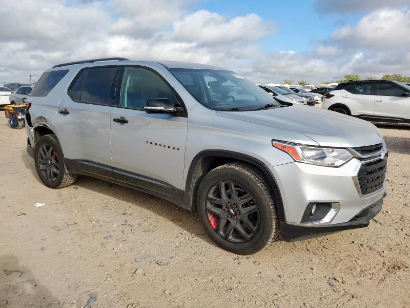 CHEVROLET TRAVERSE 2019 Серебристый