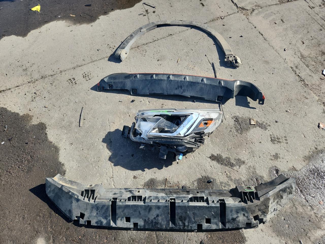 2022 Subaru Forester Sport VIN: JF2SKAJC6NH402570 Lot: 71825535