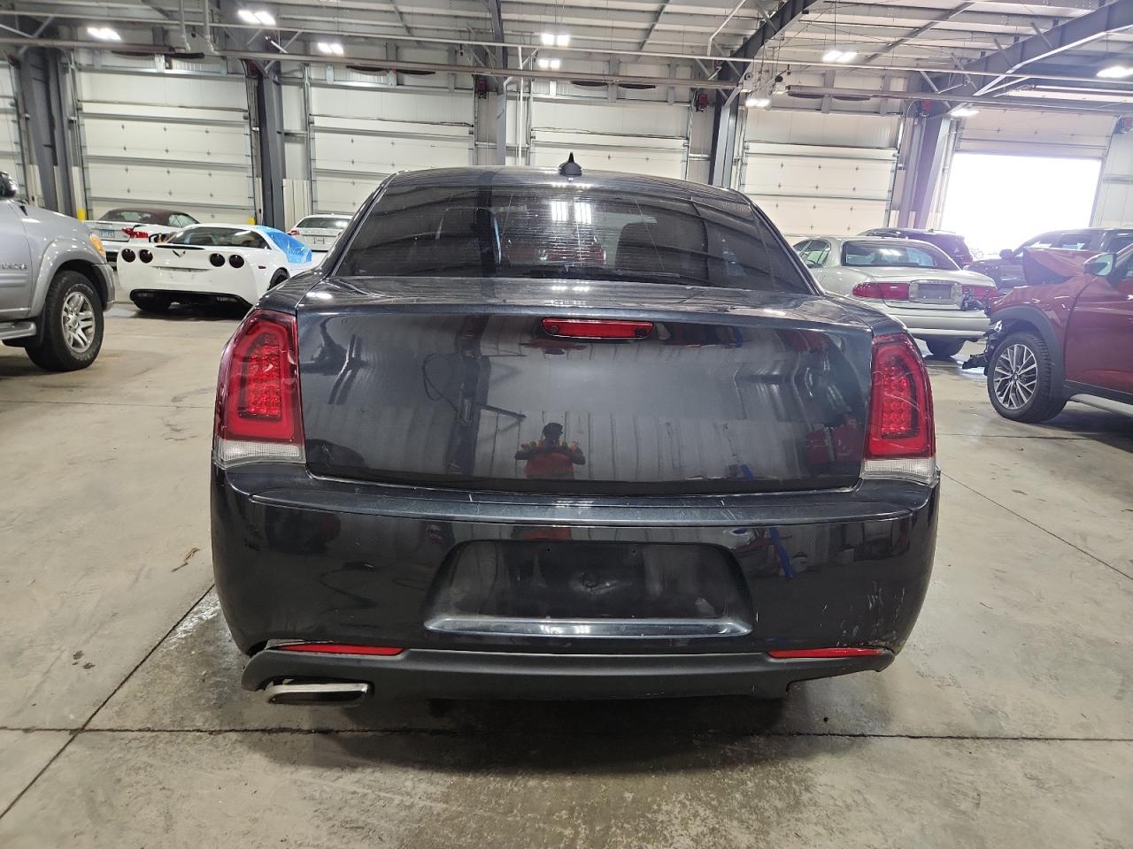 2016 Chrysler 300 S VIN: 2C3CCAGG2GH220537 Lot: 84039735