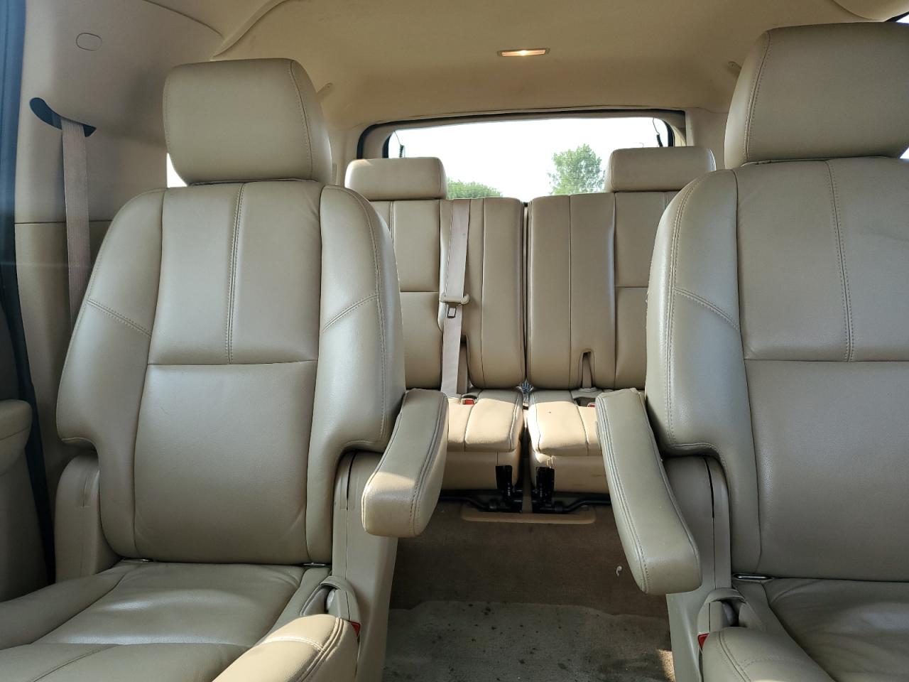 2011 GMC Yukon Xl K1500 Slt VIN: 1GKS2KE37BR128062 Lot: 71705225