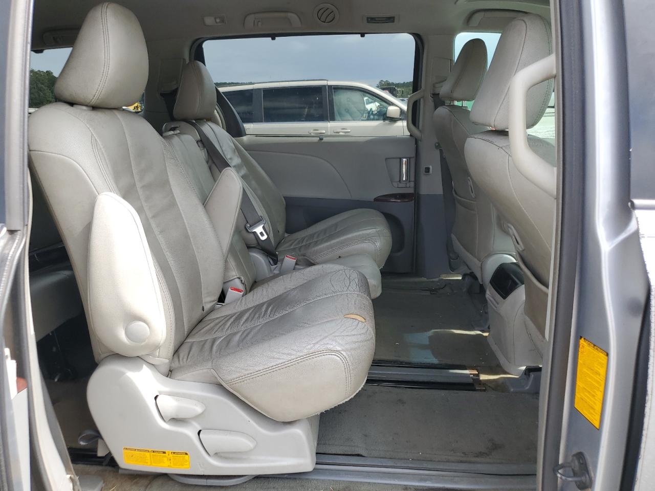 2013 Toyota Sienna Xle VIN: 5TDYK3DC0DS401067 Lot: 84659005