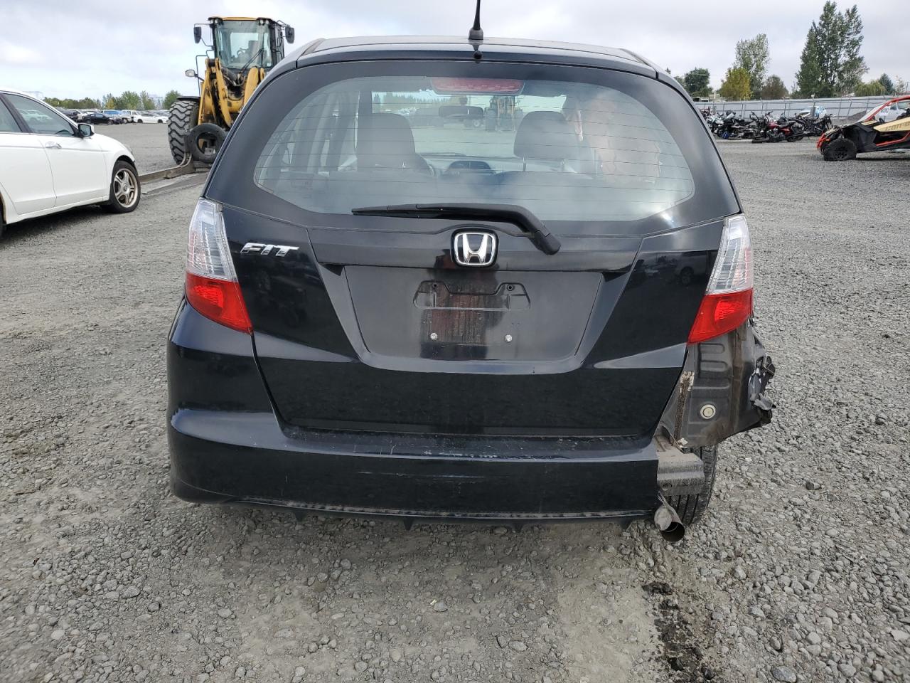 2011 Honda Fit VIN: JHMGE8H33BC010664 Lot: 81348955