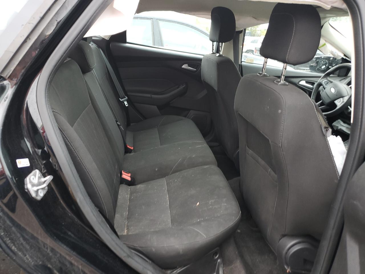 2018 Ford Focus Se VIN: 1FADP3K29JL305953 Lot: 81395095