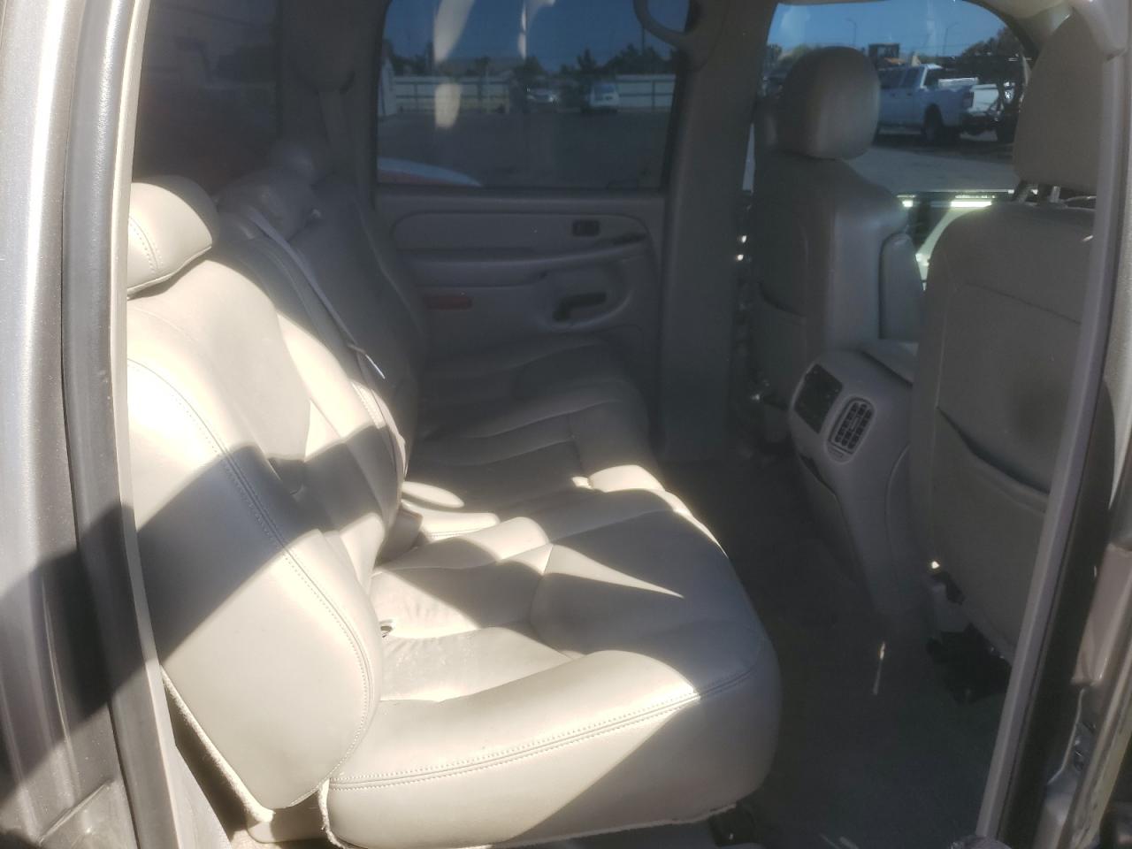 2006 Chevrolet Silverado K1500 VIN: 2GCEK13T261198170 Lot: 81471855