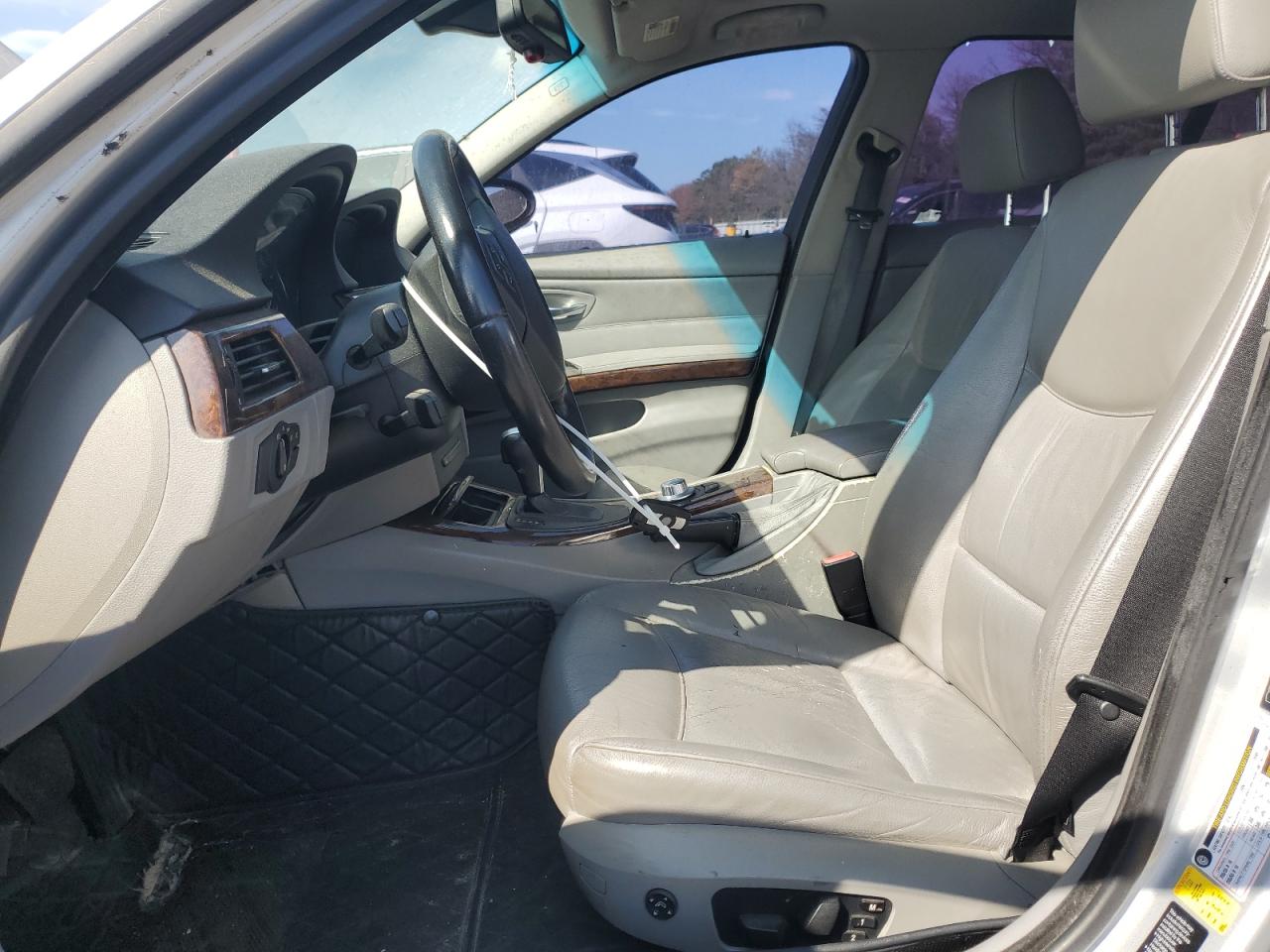 2006 BMW 325 I VIN: WBAVB13546KX44501 Lot: 80609955