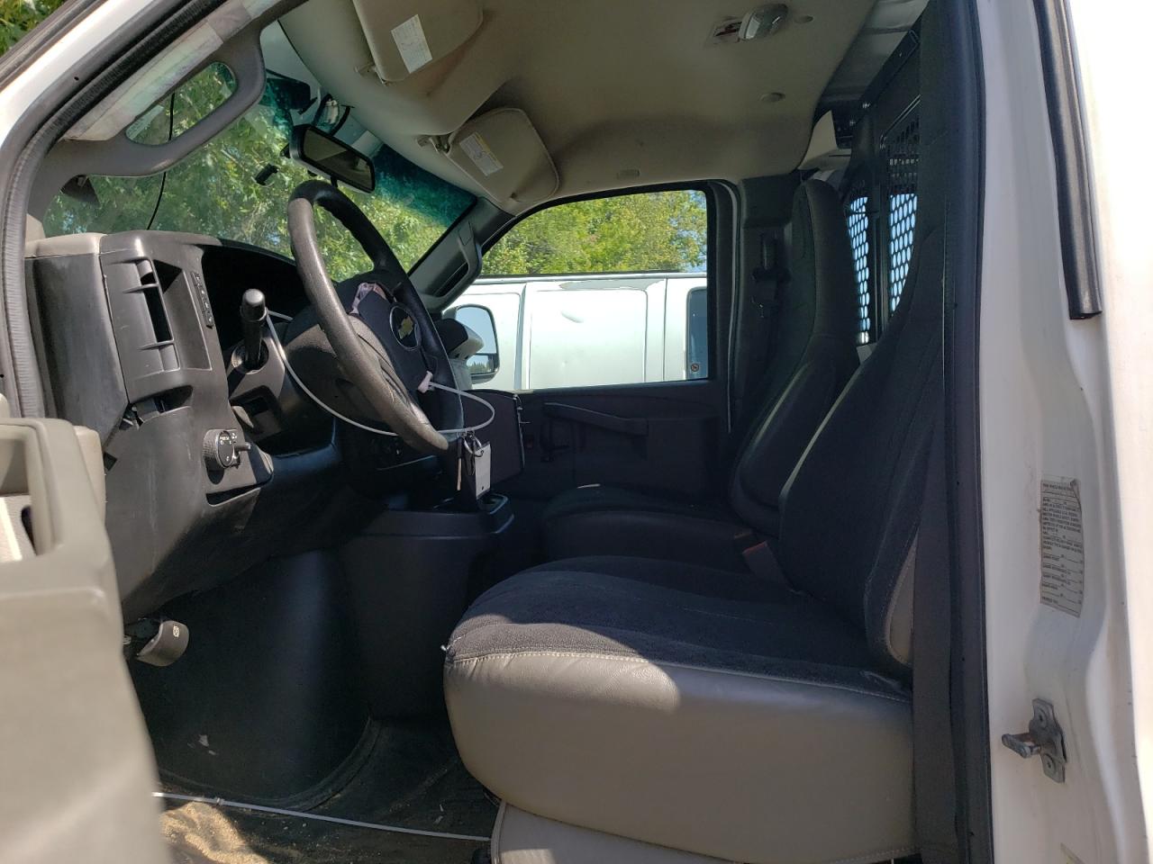 2018 Chevrolet Express G2500 VIN: 1GCWGAFG2J1907411 Lot: 69965025