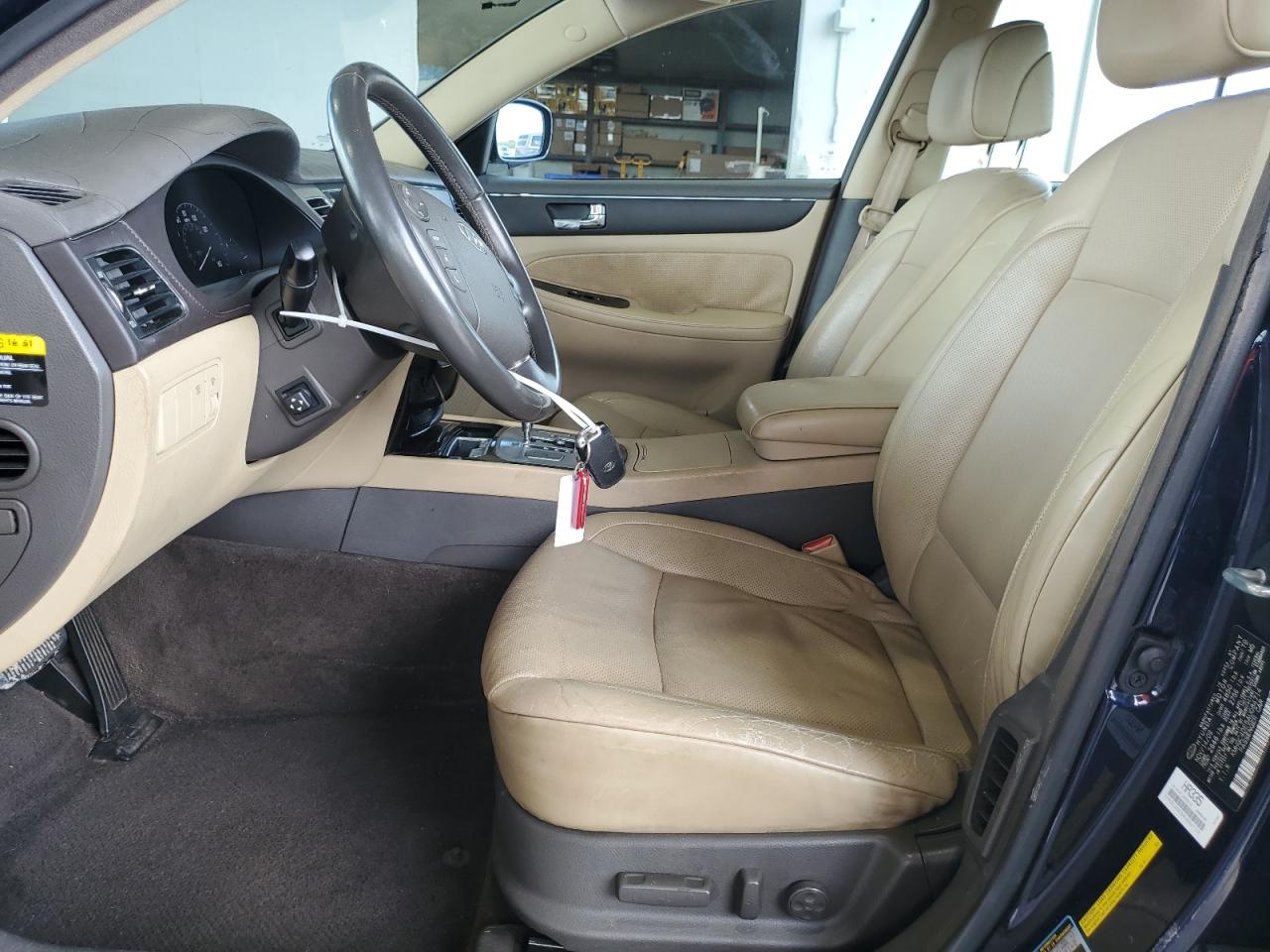 2010 Hyundai Genesis 3.8L VIN: KMHGC4DE5AU084714 Lot: 80846435