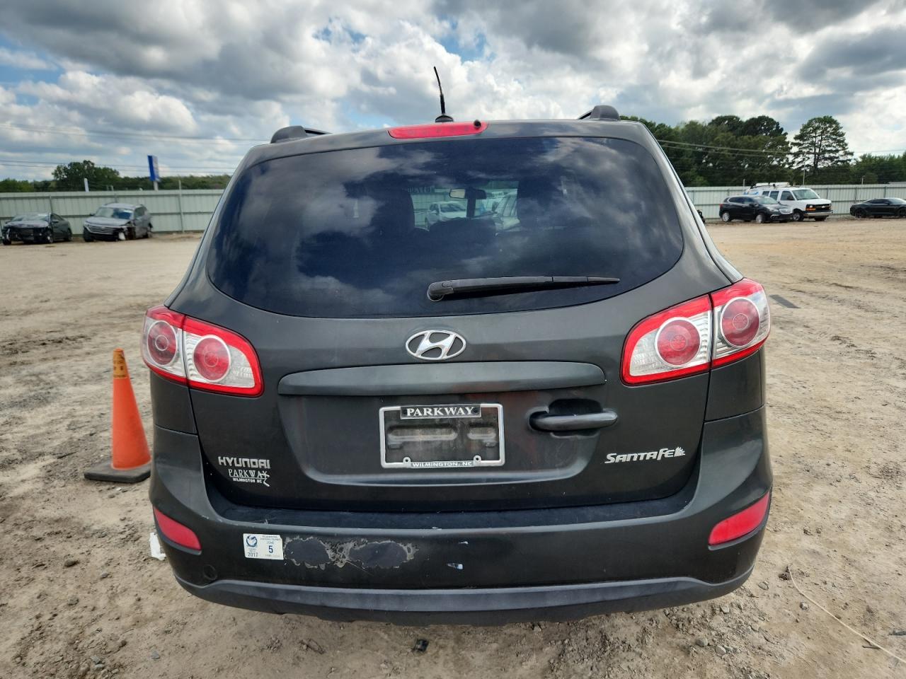 2010 Hyundai Santa Fe Gls VIN: 5NMSG3AB9AH404387 Lot: 81730645