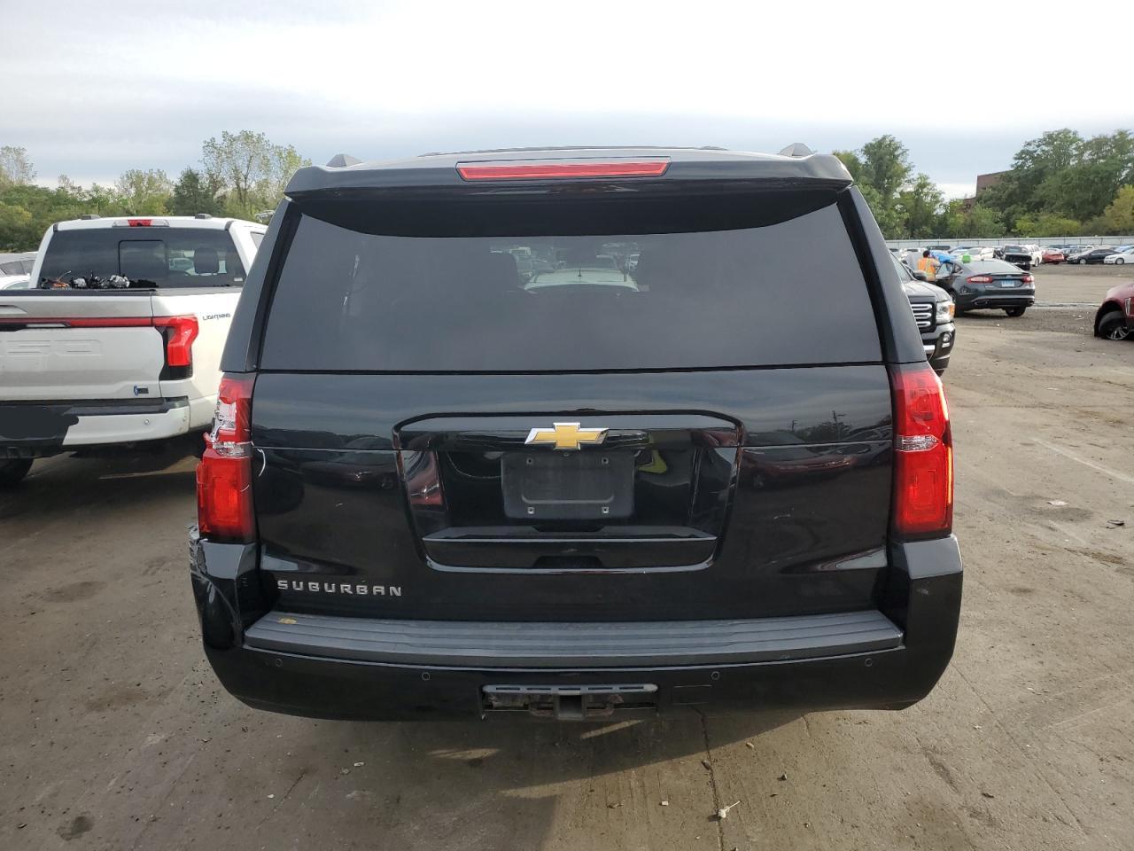 2016 Chevrolet Suburban K1500 Lt VIN: 1GNSKHKC0GR418144 Lot: 84357785
