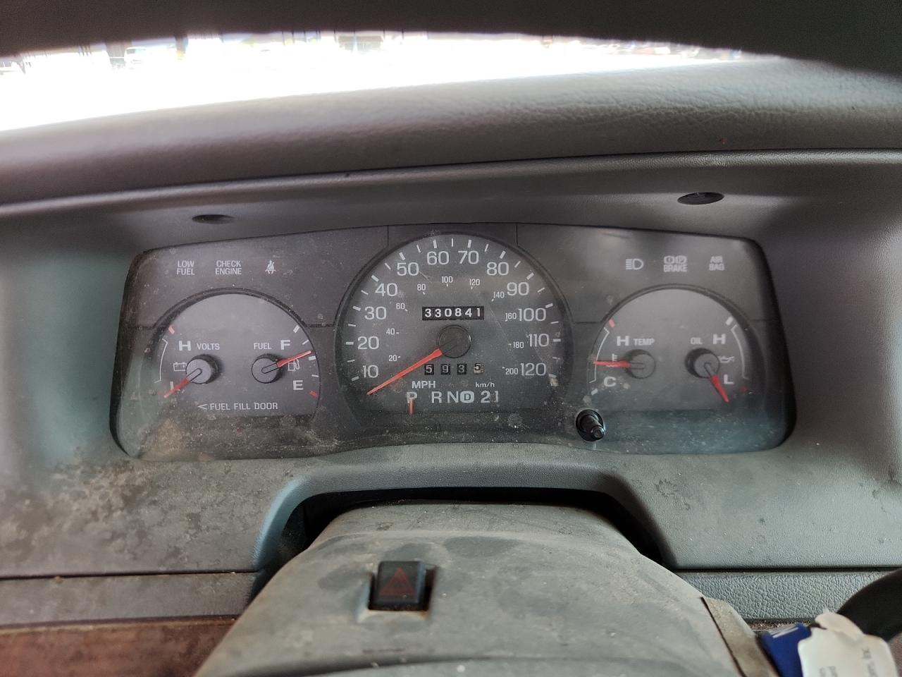 2005 Mercury Grand Marquis Gs VIN: 2MEFM74WX5X646708 Lot: 81852795