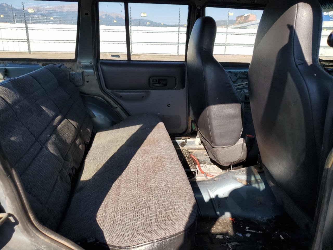 1998 Jeep Cherokee Se VIN: 1J4FJ28S9WL239945 Lot: 70387245