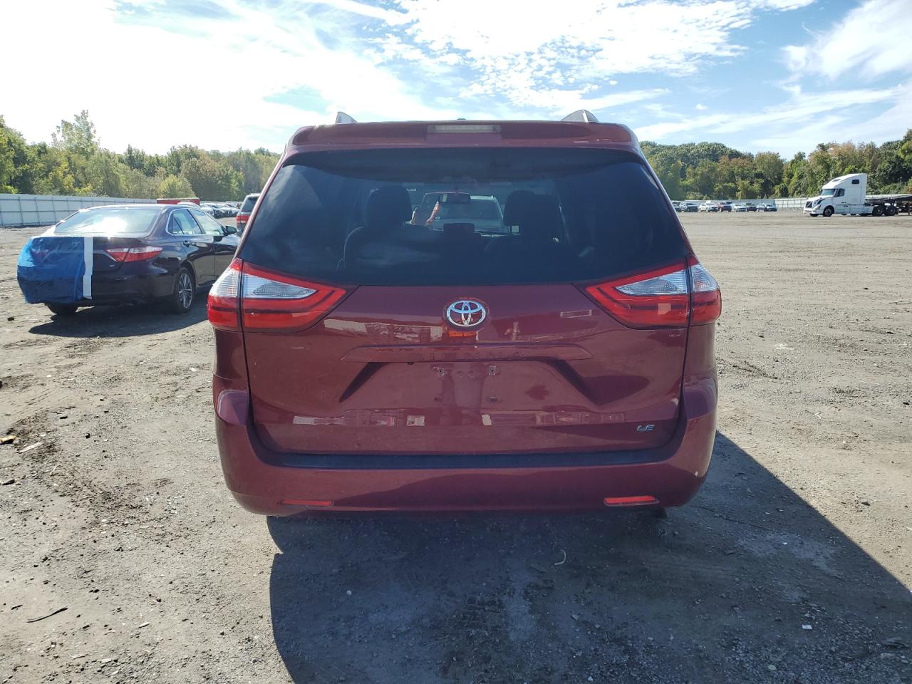 2015 Toyota Sienna Le VIN: 5TDKK3DC1FS563170 Lot: 81274975