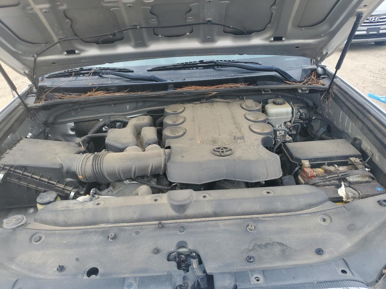 2010 Toyota 4Runner Sr5 VIN: JTEZU5JR8A5011382 Lot: 84564005