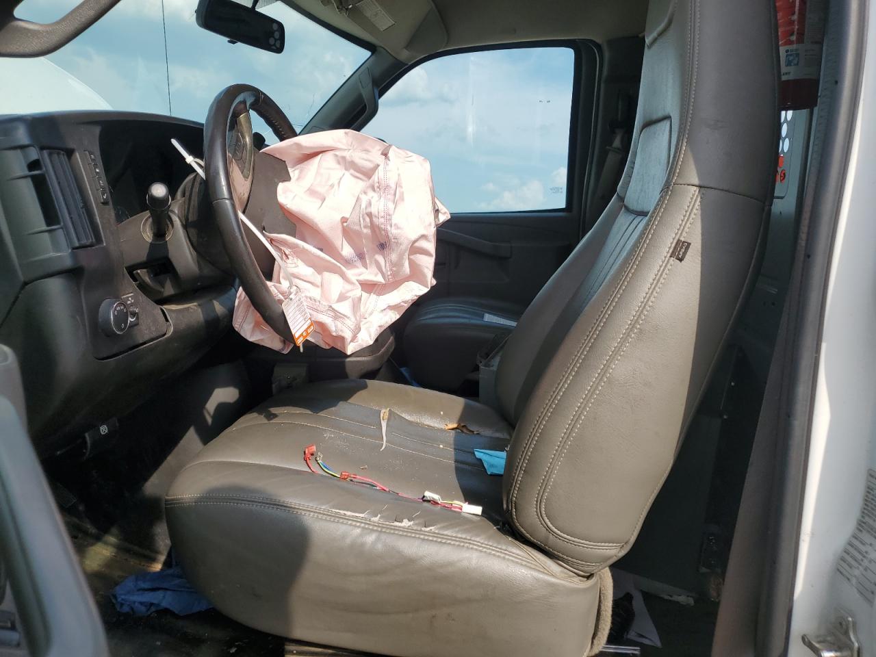 2017 Chevrolet Express G2500 VIN: 1GCWGAFGXH1203564 Lot: 81146975