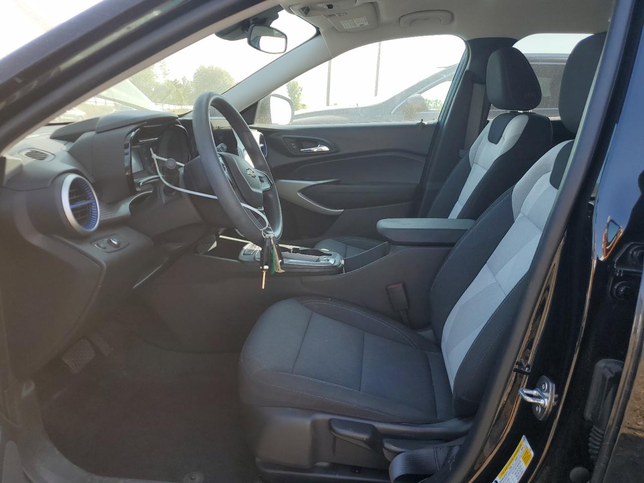 2024 Chevrolet Trax Ls VIN: KL77LFE25RC033359 Lot: 80455395