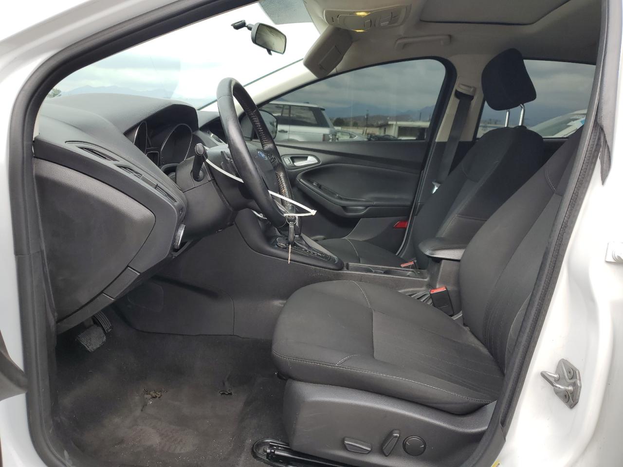 2016 Ford Focus Se VIN: 1FADP3F27GL372618 Lot: 81507405