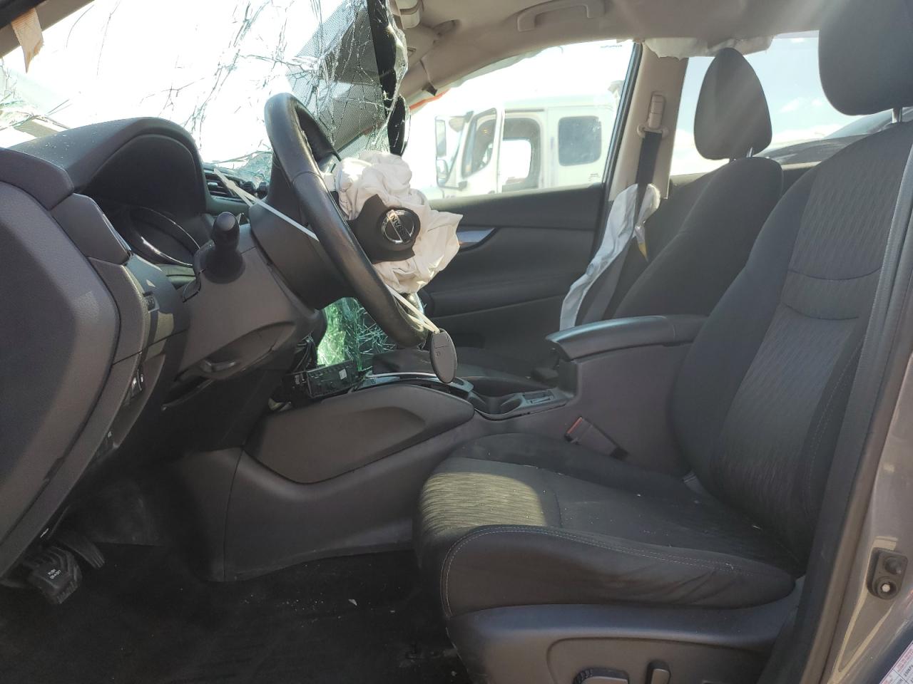 2018 Nissan Rogue S VIN: 5N1AT2MV6JC749006 Lot: 83932815