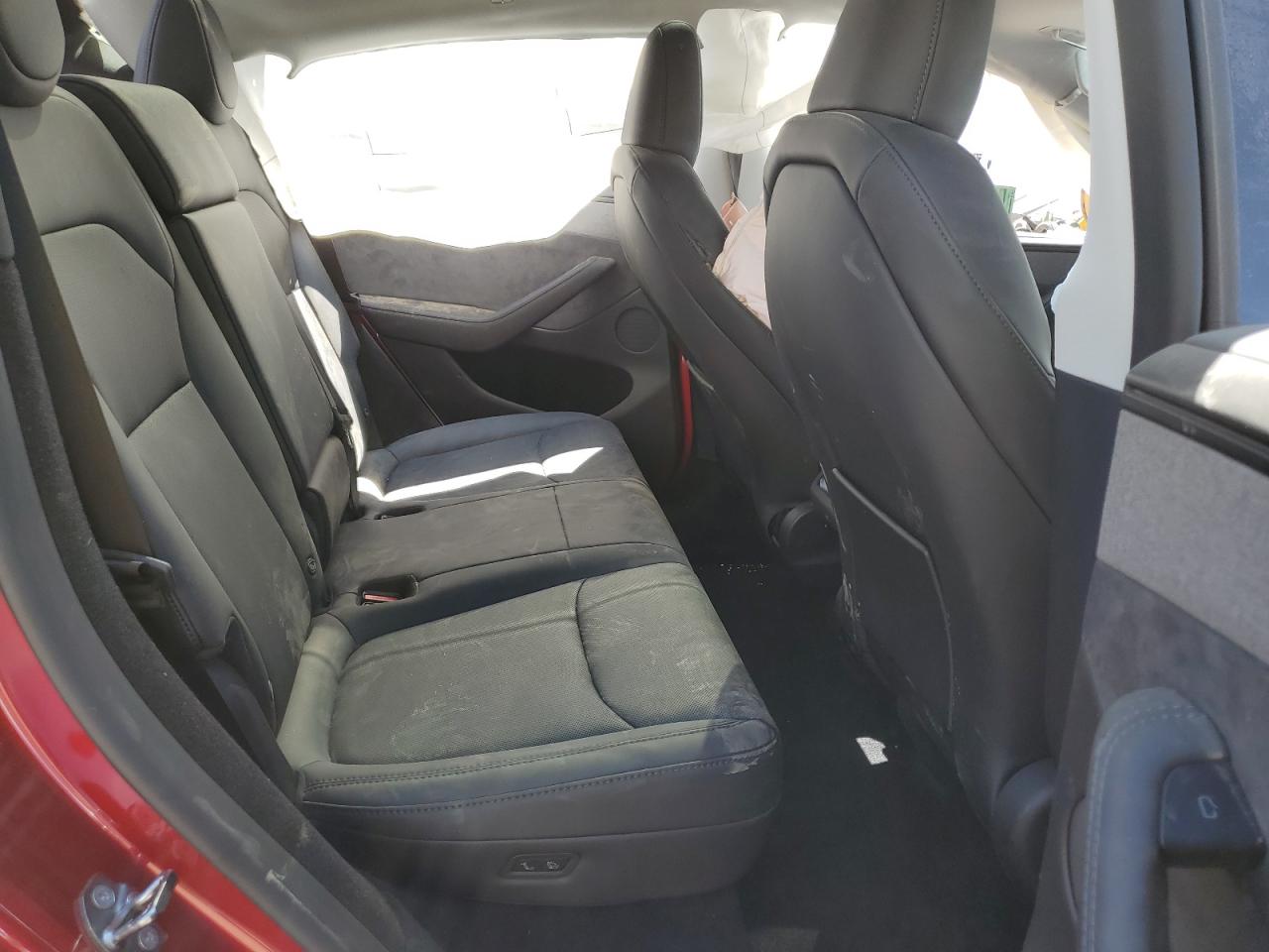 2026 Tesla Model Y VIN: 7SAYGDEE4TF336995 Lot: 72006815