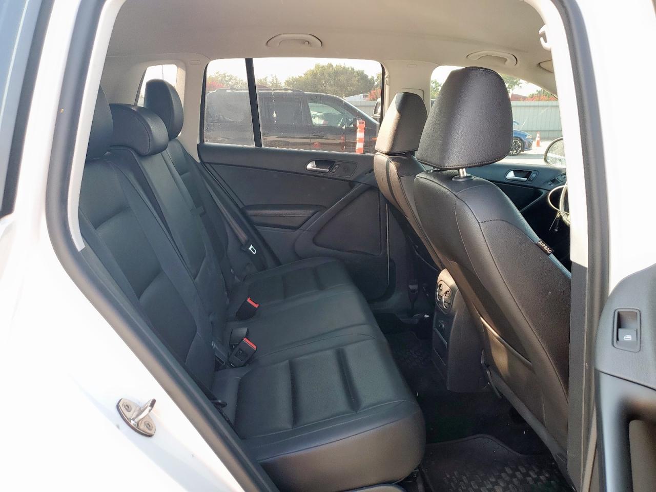 2017 Volkswagen Tiguan S VIN: WVGBV7AX8HK033693 Lot: 71712335