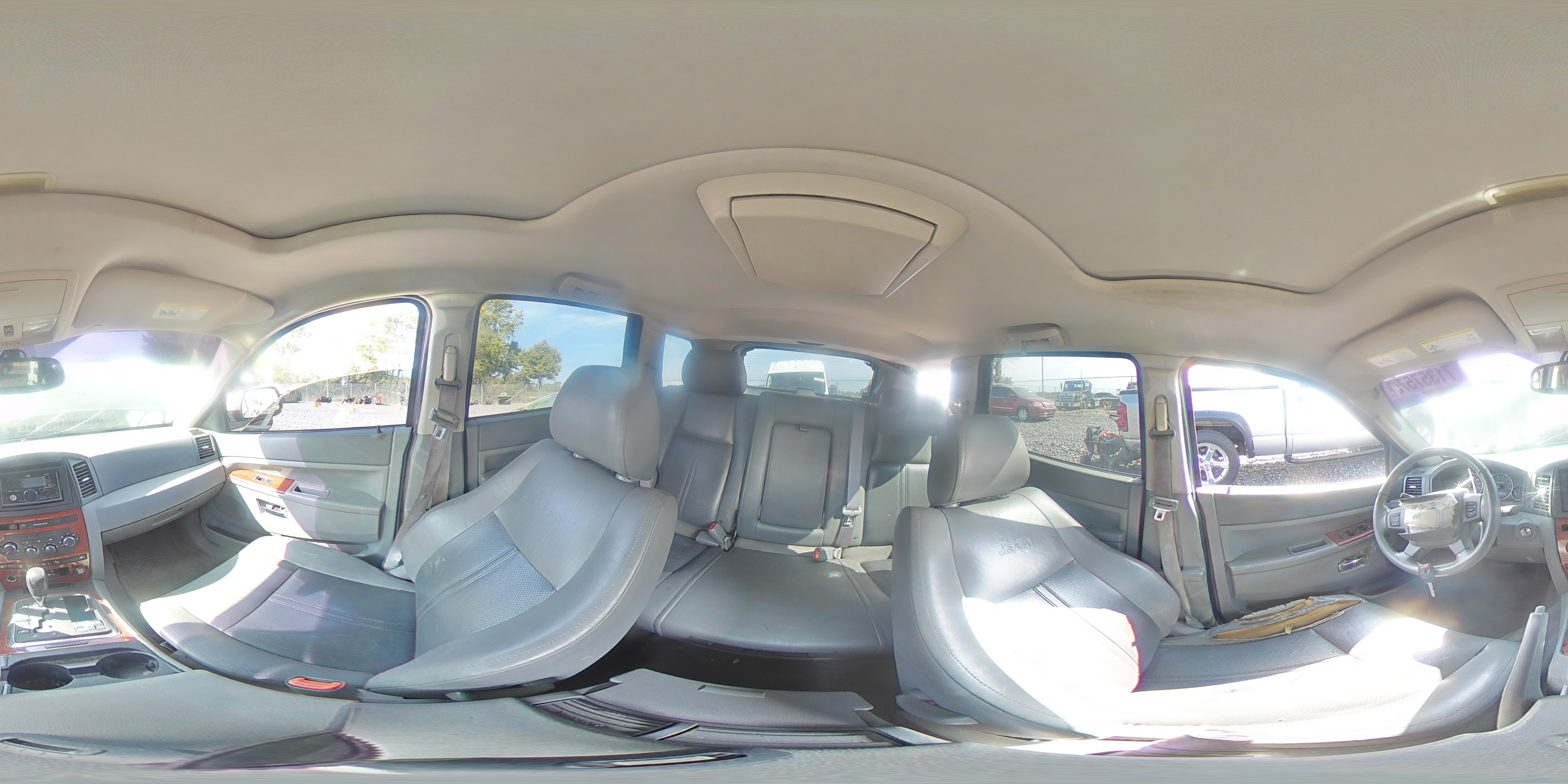 2005 Jeep Grand Cherokee Limited VIN: 1J4HR58225C642330 Lot: 71357575