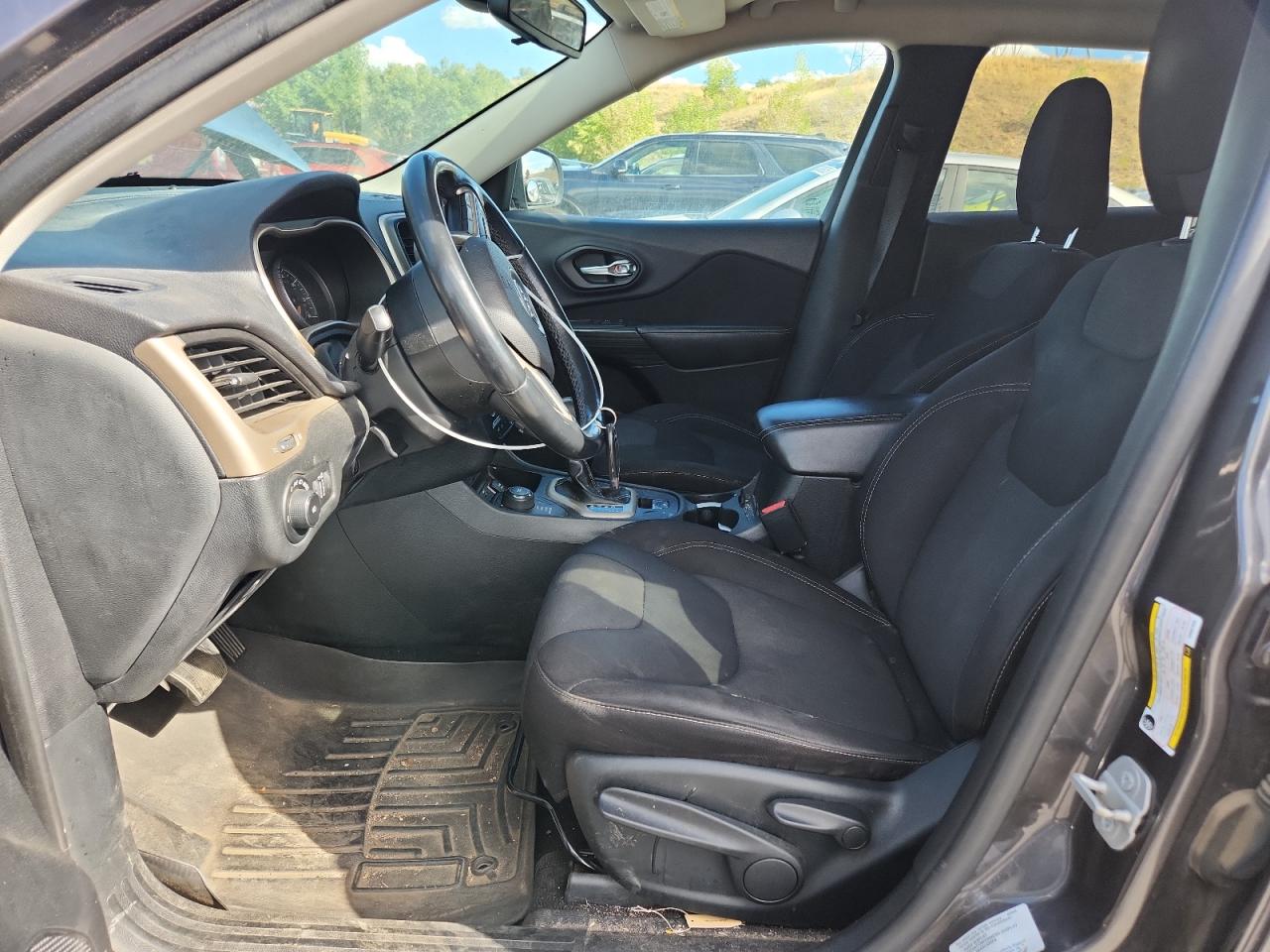 2015 Jeep Cherokee Latitude VIN: 1C4PJMCB5FW697025 Lot: 71229765