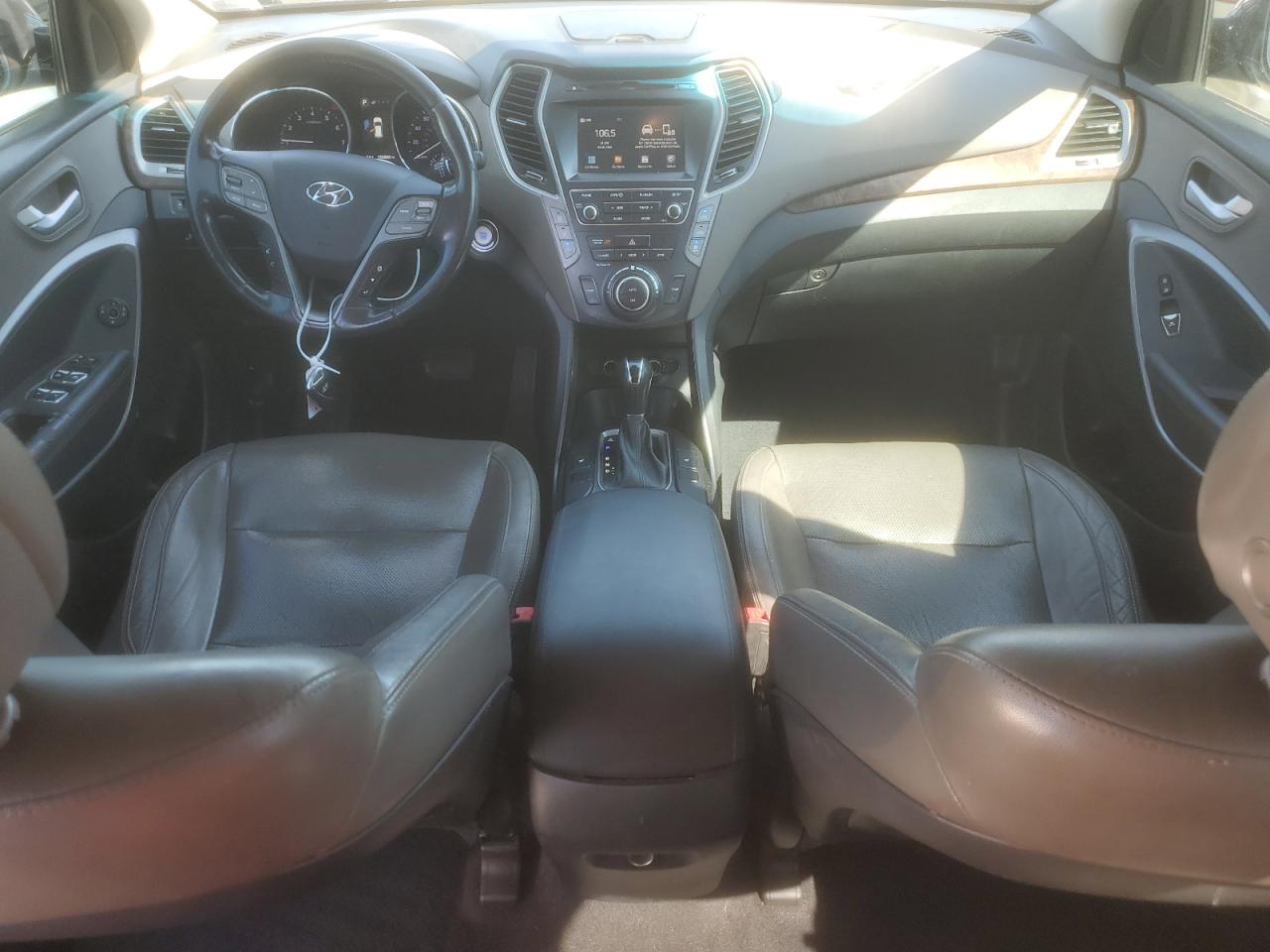 2017 Hyundai Santa Fe Se VIN: KM8SN4HF8HU245445 Lot: 71875965