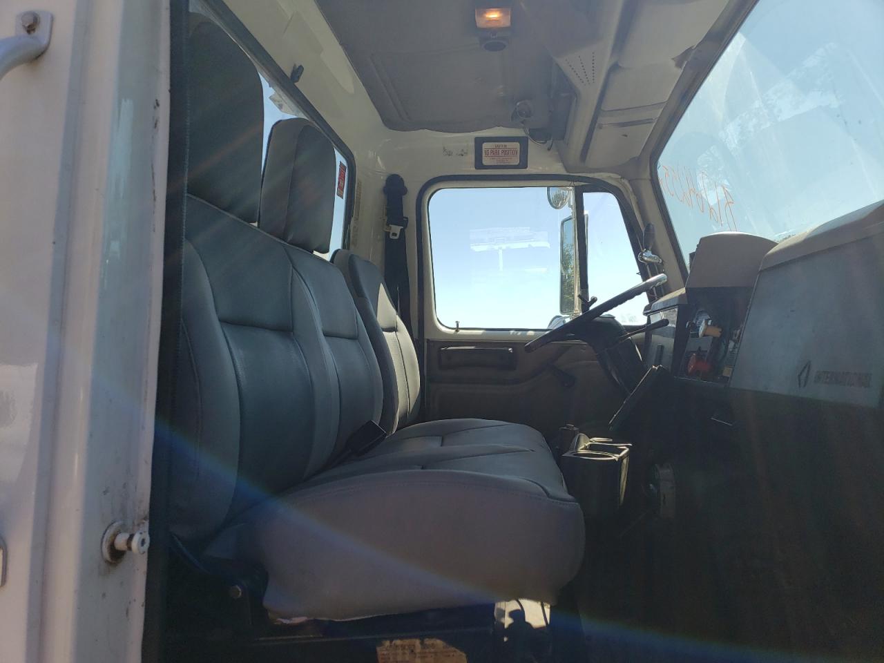 2001 International Trac/Trail VIN: 1HT5CAAN914268826 Lot: 81264255